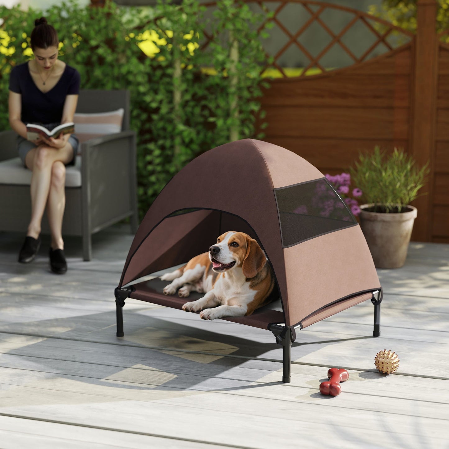 PawHut Hundeliege Outdoor mit Dach, Erhöhtes Hundebett für Mittelgroße Hunde, 76 x 61 x 71cm, Kaffee