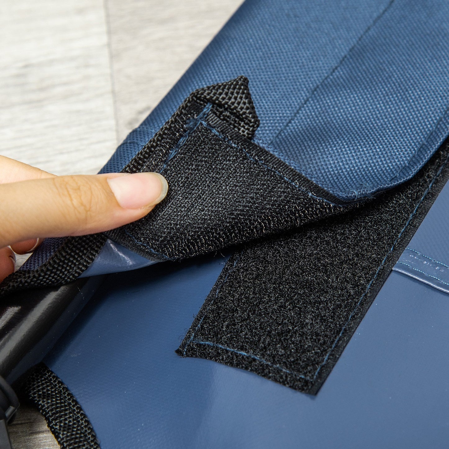 PawHut Hundebett, faltbar, Outdoor-Hundebett, erhöhter Stand, 122 cm x 92 cm x 23 cm, Blau + Schwarz