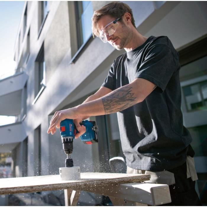 Bosch Professional GSR 18V ??drill drill + 2 batteries 2.0Ah + charger + 82 pieces, in L-CASE