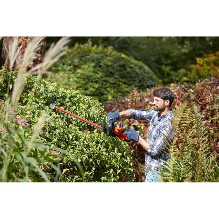 BLACK & DECKER Hedge Trimmer 60cm 550W BEHTS451