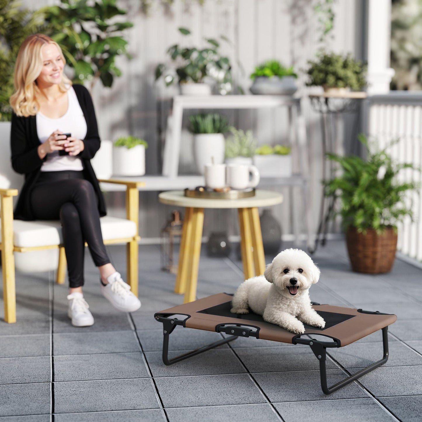 PawHut Erhöhtes Hundebett klappbar Haustierbett, Outdoor Hundeliege mit Netzdesign Kaffee Oxford 75 x 51 x 18 cm