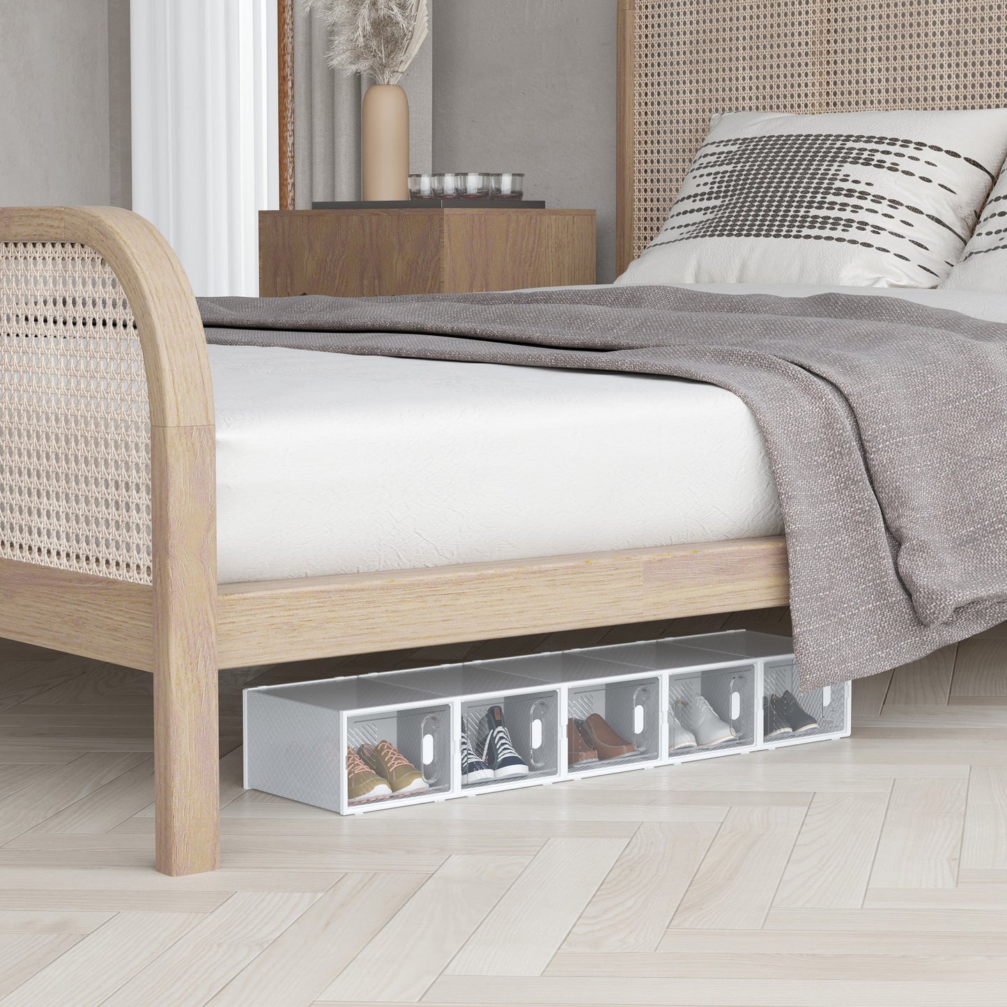 HOMCOM 18-teiliges Schuhregal, stapelbare Schuhboxen für Schuhe bis Größe 45, magnetische Türen, Kunststoff, 28 x 36 x 21 cm