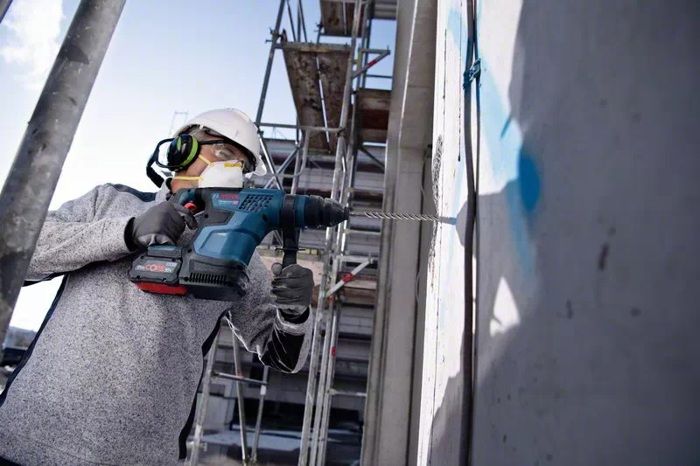 Cordless rotary hammer BOSCH PROFESSIONAL SDSPlus GBH 18V-34 FC, without battery + CoMo + Standard case