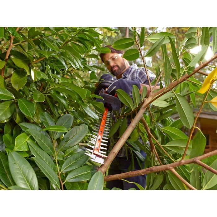 BLACK & DECKER Hedge Trimmer 60cm 550W BEHTS451