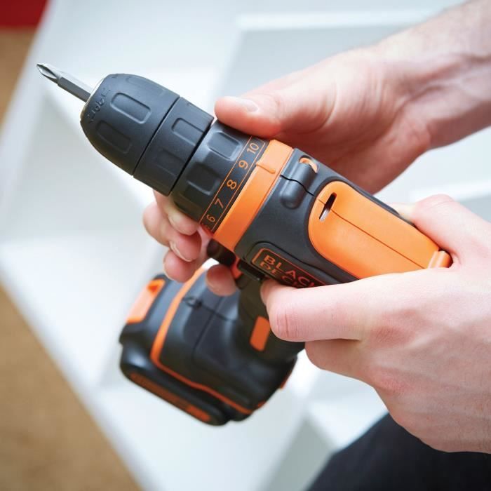 BLACK & DECKER Cordless screwdriver with 2 batteries and a 10.8 V box